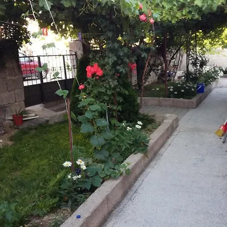 Acan Apart Guenluek Kiralik Ev Daire Uerguep Mustafapasa Exterior photo
